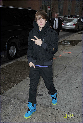 Justin Bieber in blue sneakers