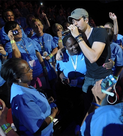 Enrique Iglesias among his fans during the concert