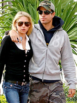 Enrique Iglesias and Anna Kournikova