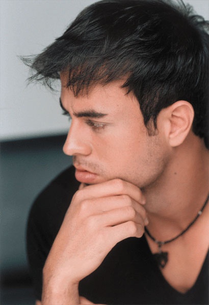 Enrique Iglesias deep in thoughts