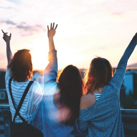 4 Tips on Establishing Stronger Bonds With Female Friends