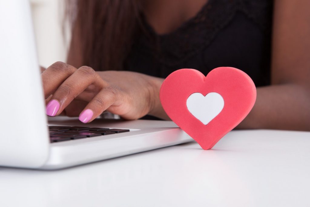 8 Tips for Online Relationships