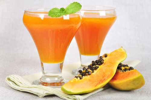 Dates, apple and papaya juice