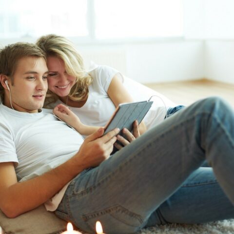 7 Fun Activities to Do with Your Boyfriend at Home