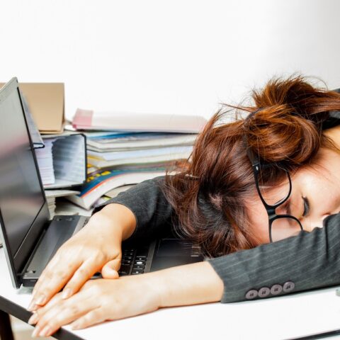 6 Signs You Are Sleep Deprived