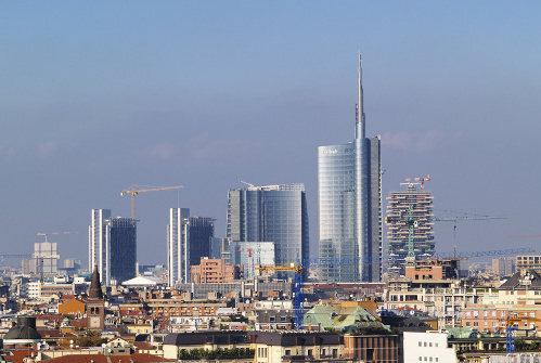 Enjoy a city sightseeing tour