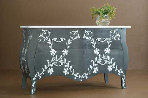 Lace detailed dresser