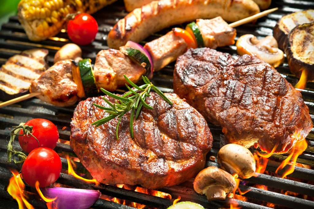 8 Ways to Eat Healthy at a BBQ