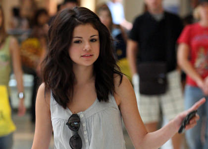 Selena Gomez without makeup