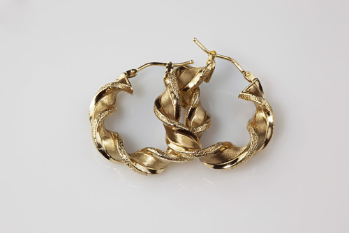 Small golden hoops