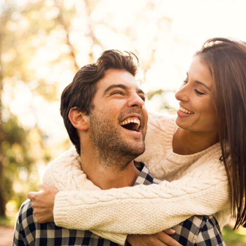 4 Signs You Are Dating a Freeloader