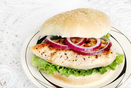 Pesto grilled chicken sandwich