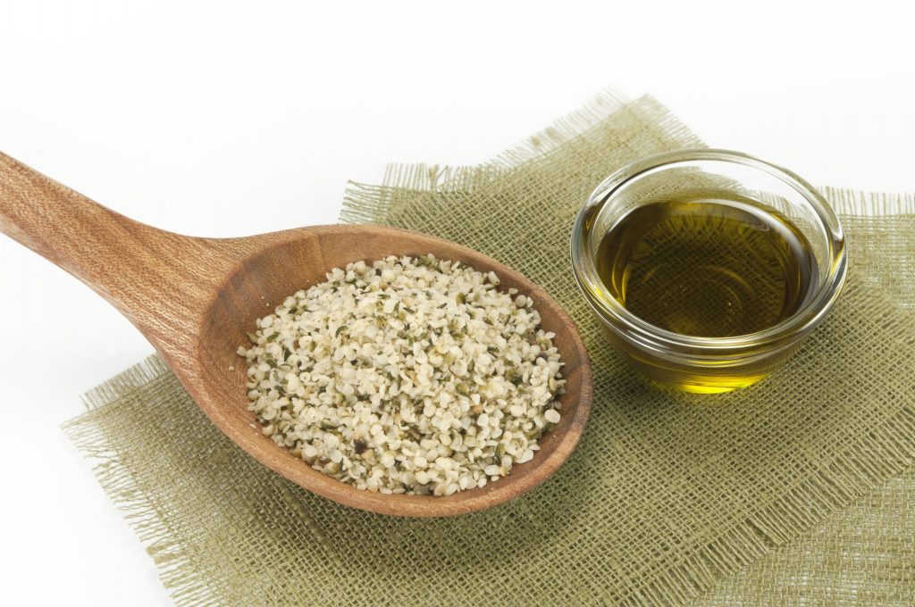 4 Nutritional Benefits of Hemp Oil