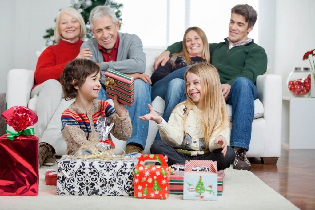 7 Wonderful Christmas Morning Traditions