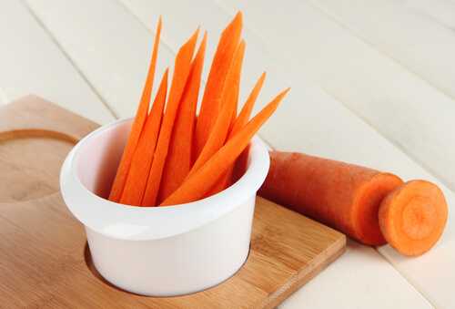 Carrots with tomato paste dip