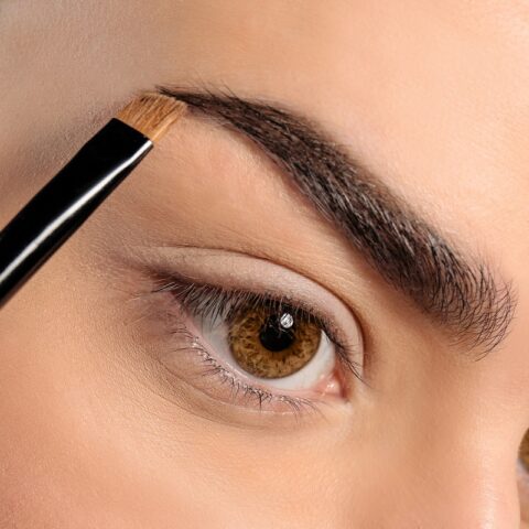 7 Tips on How to Shape Your Eyebrows