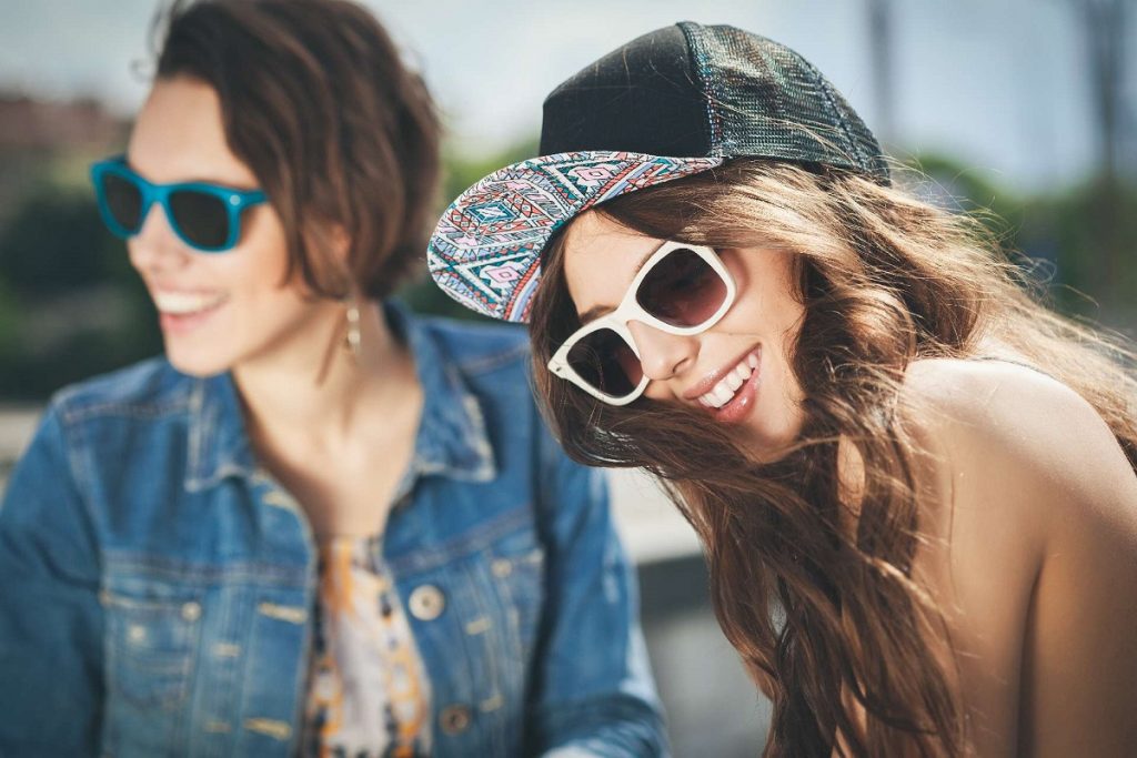 7 Ways to Stay a Positive Friend during Hard Times