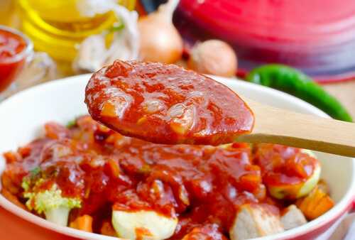 Add greens to tomato sauces