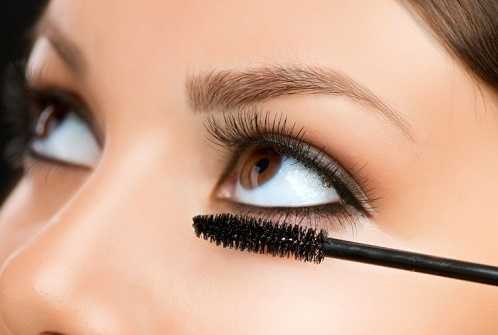 Mascara on Lower Lashes