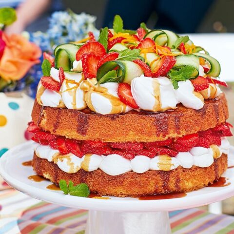 10 Awesome Summer Cake Recipes