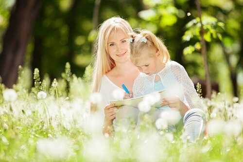 A Nature Scavenger Hunt - kids picnic game