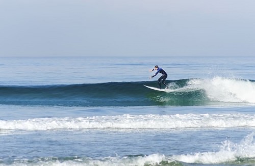 Surfing in Black Beach San Diego California