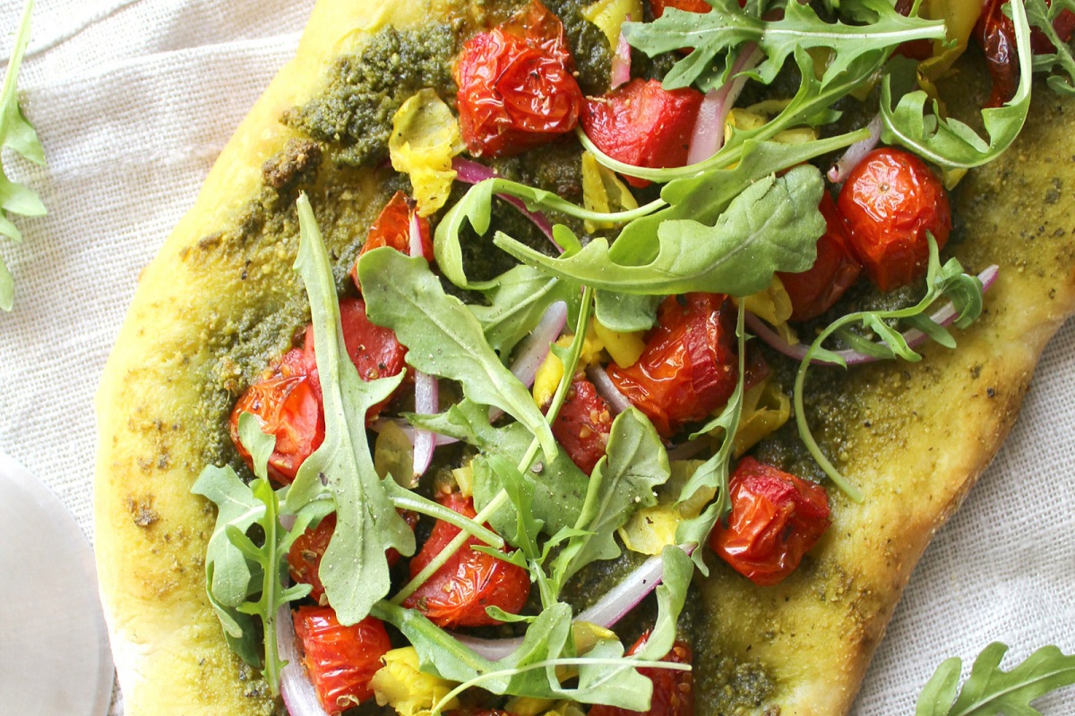 Mediterranean Pesto Pizza