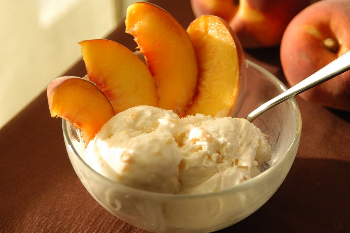 Peach and pecan ice cream