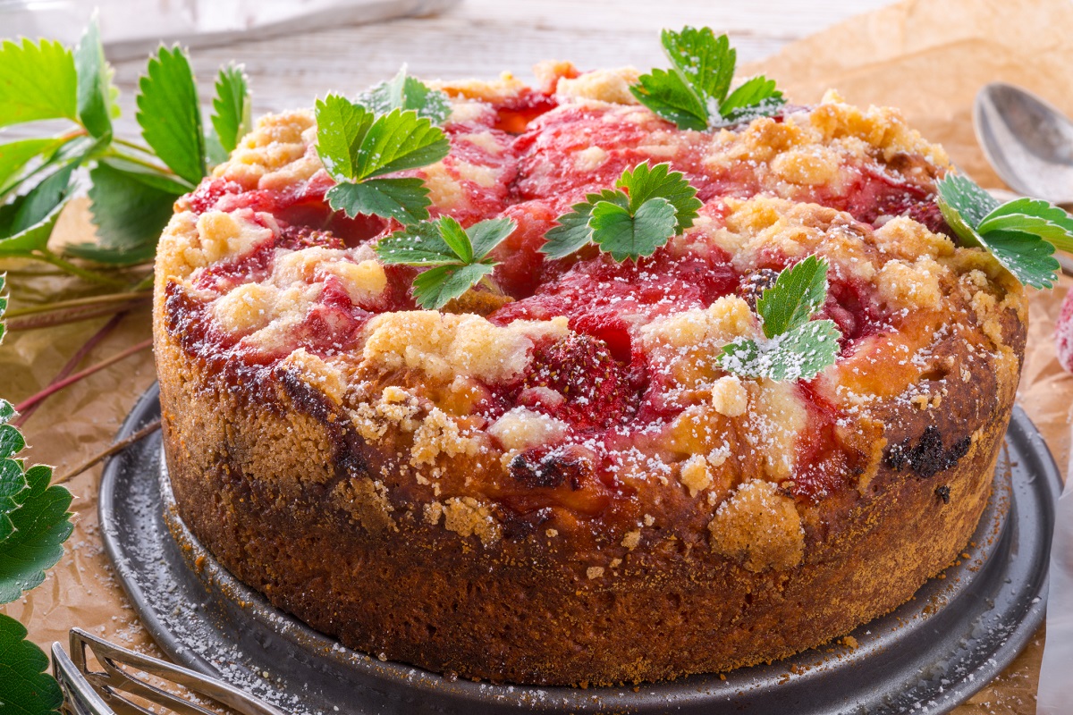 Roasted strawberry buttermilk cake