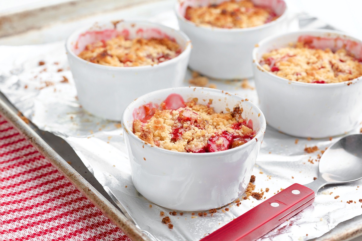 Strawberry Rhubarb Crumble