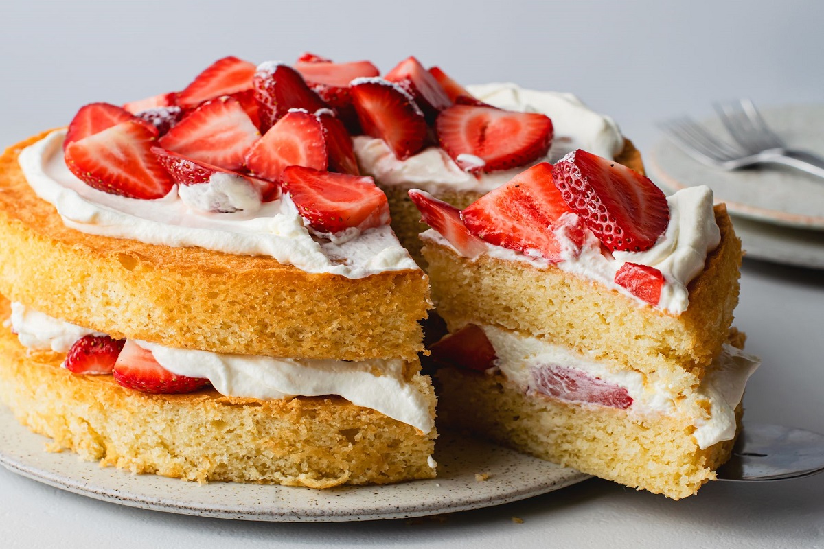 Strawberry and cream cake