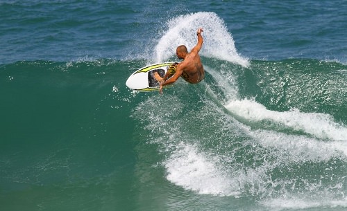 Surfing in Sultans Maldives