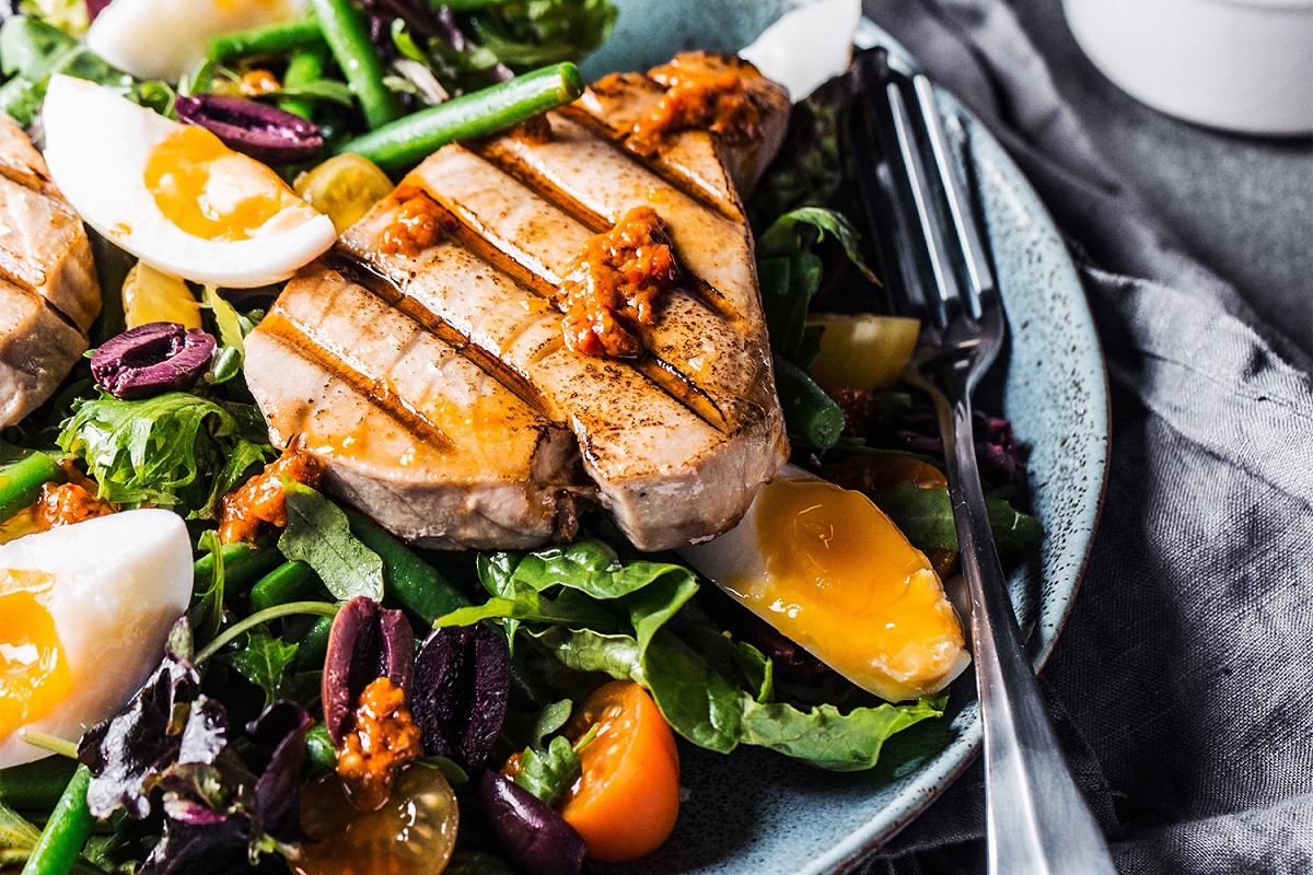 Tropical Grilled Tuna Salad