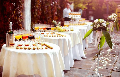 Dessert time can be a great opportunity to show off a few wine-themed ideas