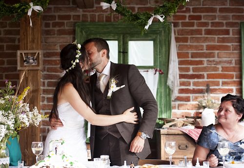 Go for a rustic vintage wedding theme