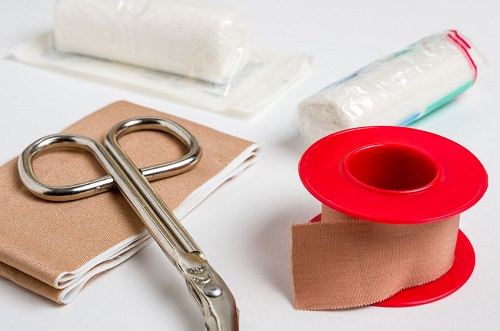 Pack an wedding emergency kit