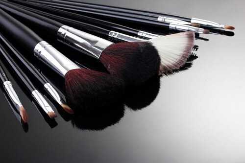 Ways to Care for Your Makeup Brushes