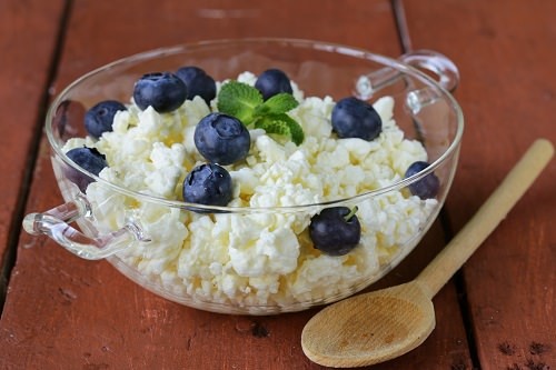 Cottage cheese and fruit