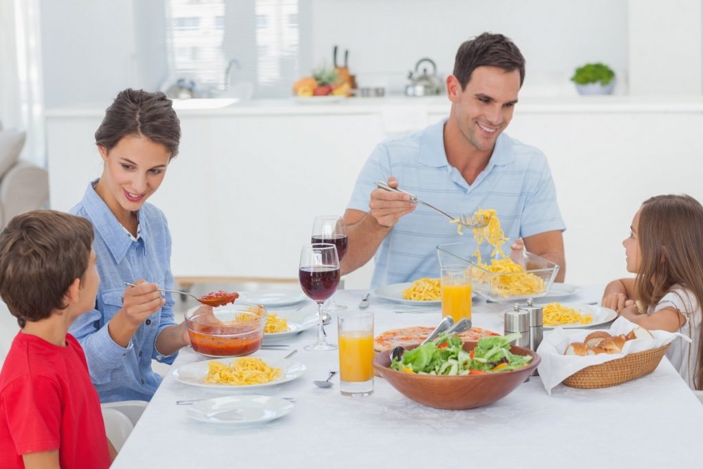 10 Table Manners to Teach Your Children