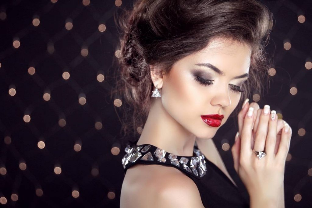 10 Awesome New Year Makeup Looks