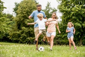 10 Fun Outdoor Games to Rock the Picnic