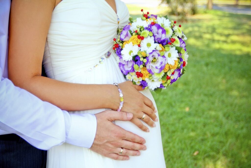 10 Tips for Buying a Wedding Dress When You’re Pregnant