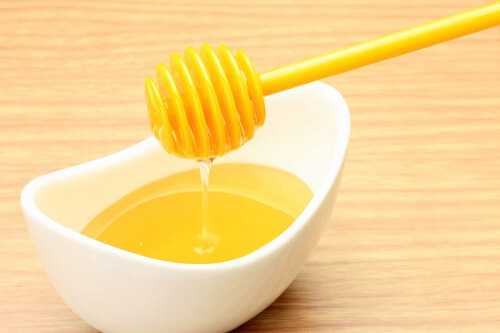 Baking Soda and Honey Lip Scrub