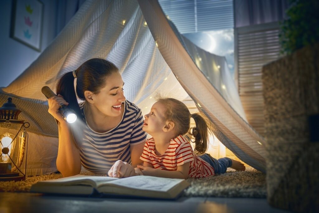 7 Benefits of Reading Bedtime Stories to Your Child