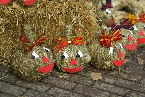 Straw pumpkins