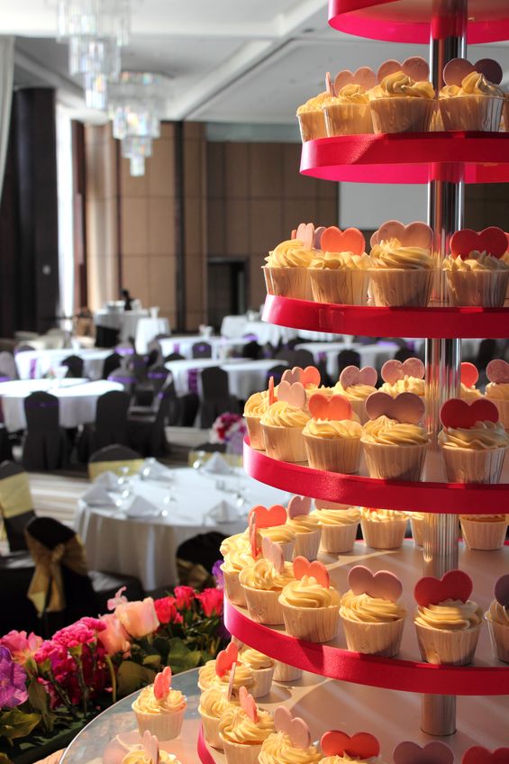 The wedding cupcakes