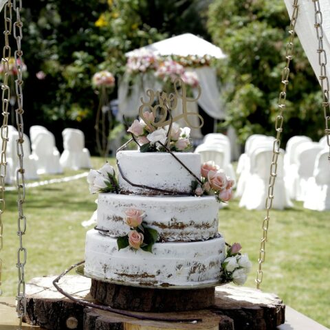 8 Summer Wedding Cake Ideas 2022