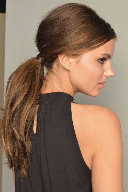 Simple knot ponytail