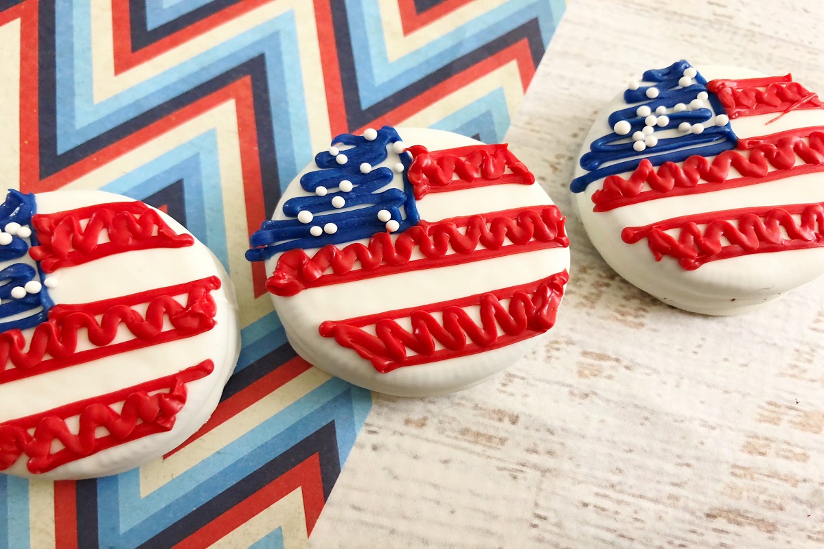 Fourth of July Dipped Oreo Flags