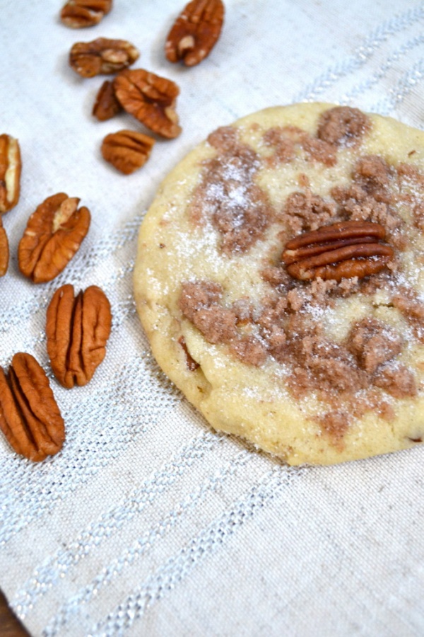 cinnamon crumb pecan sandie